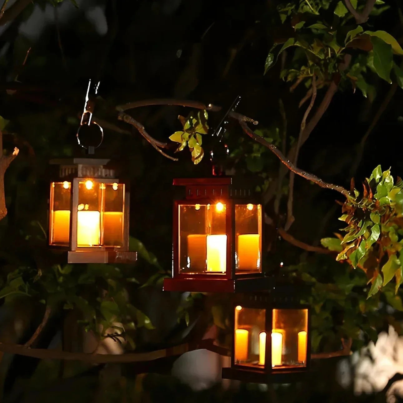 GardenGlow – Elegant Outdoor Lantern for a Cozy Ambiance